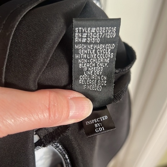 AGB Dress. Size 8. Black and white. Flared skirt. sleeveless. - Picture 7 of 7